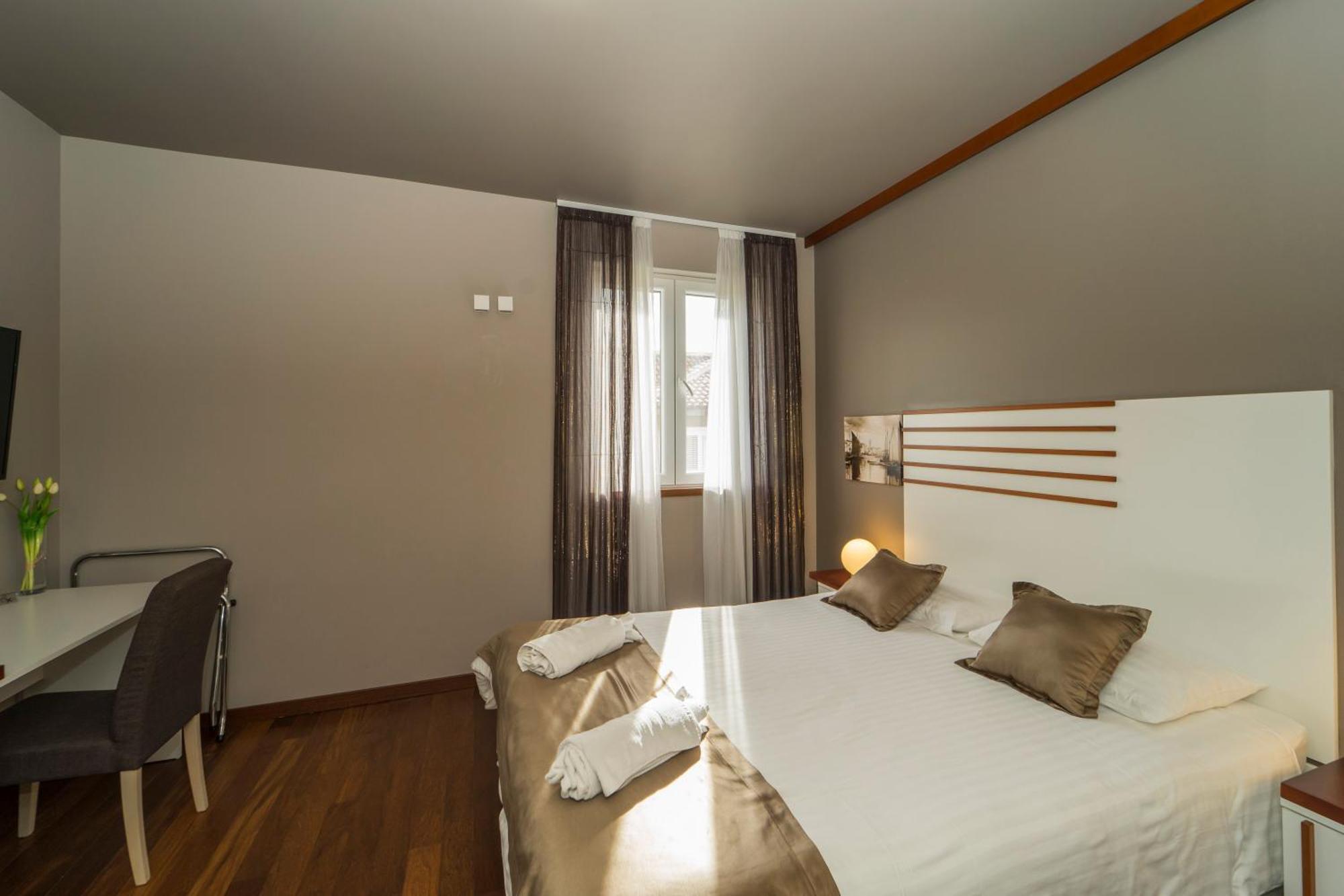 Luxury Rooms And Apartment Silente Bacvice Split Bagian luar foto