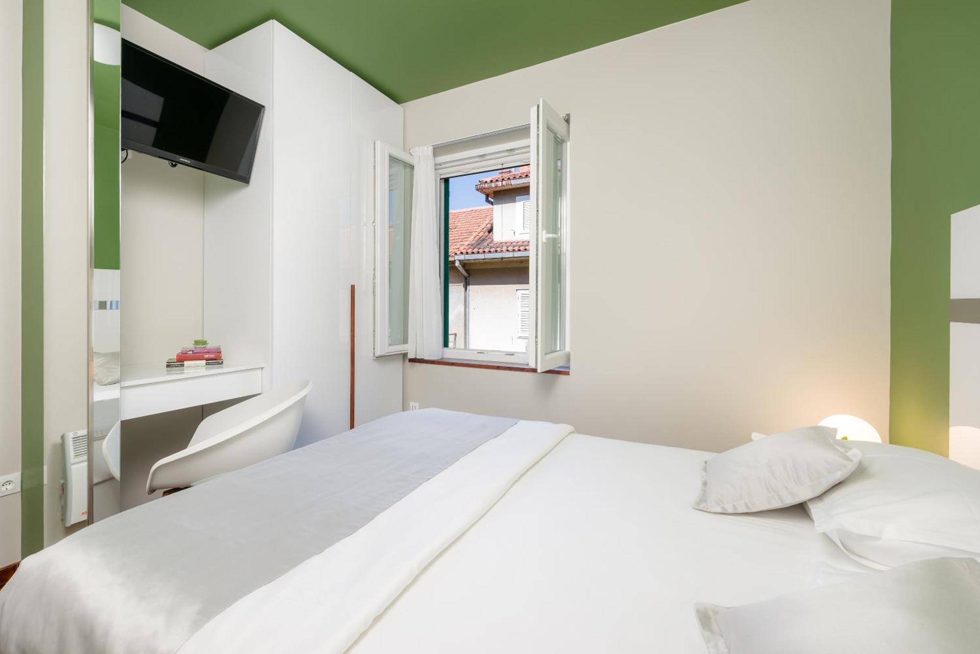 Luxury Rooms And Apartment Silente Bacvice Split Bagian luar foto