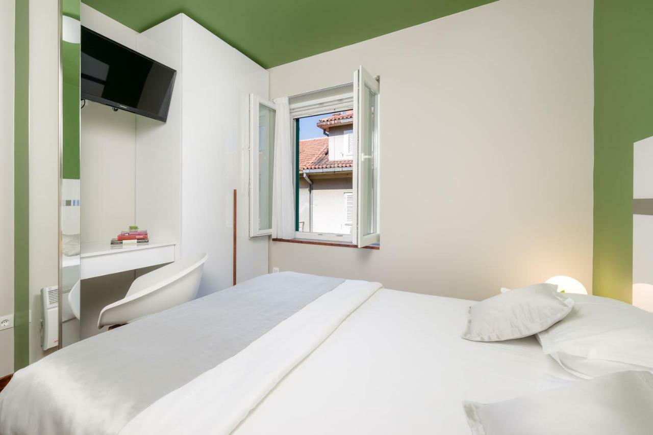 Luxury Rooms And Apartment Silente Bacvice Split Bagian luar foto